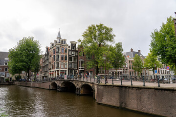 Naklejka premium Amsterdam Holland Niederlande Gouda Grachten