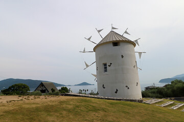 Fototapeta na wymiar 道の駅 小豆島オリーブ公園　ギリシア風車