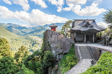 山形県 山寺　立石寺の開山堂と納経堂からの眺め