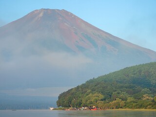 山梨県･山中湖と富士山