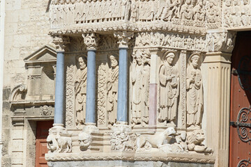 Fototapeta premium Arles - Saint Trophime.