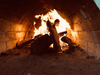 Wnętrze starego pieca © SqFX