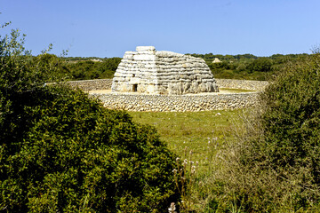 Naveta des Tudons,monumento funerario colectivo (1000 a.c.). Ciutadella.Menorca.Islas Baleares.España. © Tolo