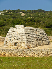 Naveta des Tudons,monumento funerario colectivo (1000 a.c.). Ciutadella.Menorca.Islas Baleares.España.