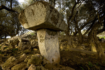 Taula de Torrellafuda. Ciutadella. Menorca. Islas Baleares.España. © Tolo