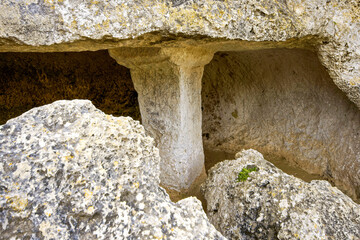 Necrópolis hipogea de Cala Morell.Menorca.Islas Baleares.España. © Tolo