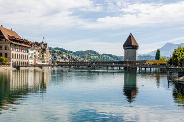Luzern, Kapellbr&uuml;cke, Holzbr&uuml;cke, Wasserturm, Reuss, Fluss, Stadt, Altstadt, Br&uuml;cke, Vierwaldst&auml;ttersee, Rigi, Alpen, Sommer, Schweiz