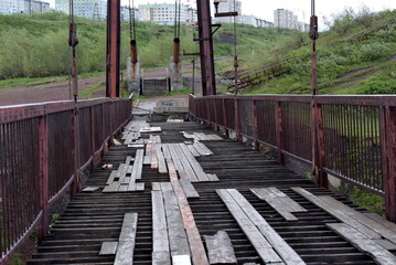 Obraz premium roadbed of the bridge over the river