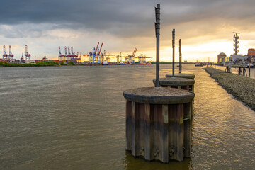 Blick von den Docklands Rchttung Elbe