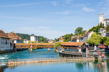 Luzern, Spreuerbrücke, Brückenkapelle, Brücke, Holzbrücke, Nadelwehr, Reuss, Fluss, Stadtmauer,...