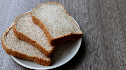 3 whole wheat bread, sliced ​​
