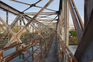 Passerelle rouillée