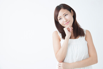 Fototapeta premium 考え事をする女性