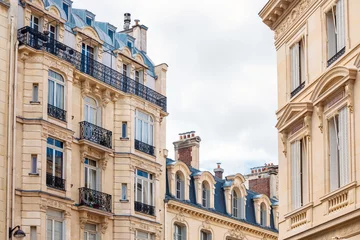 Deurstickers Parijs Ouderwets gebouw in Parijs, Europa