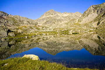 Lago de Anglos .Cordillera Pirenaica.Aragon. España.