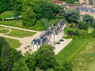 vue aérienne du château de Thoiry dans les Yvelines en France