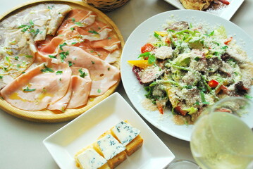 レストランの料理
