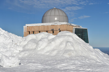 Fototapeta premium Brockenhaus im Winter