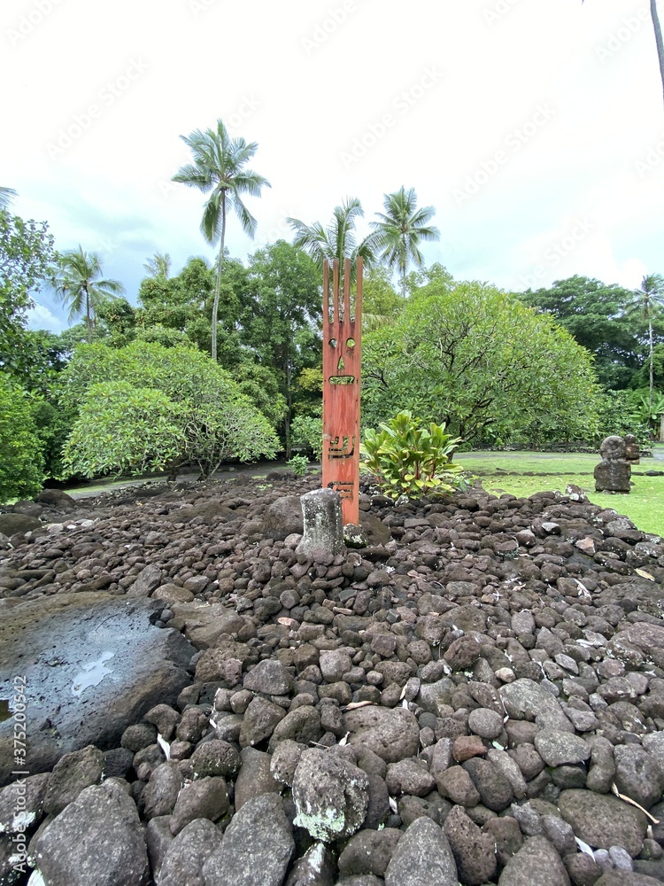 Wall mural Tiki du Marae Arahurahu à Tahiti, Polynésie française