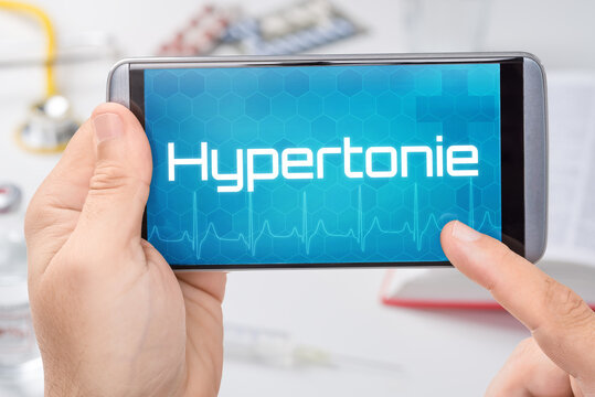 Smartphone mit dem Text Hypertonie auf dem Display