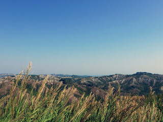 scenico panorama dei calanchi di gesso a brisighella