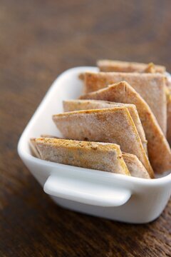 Spicy chickpea crackers