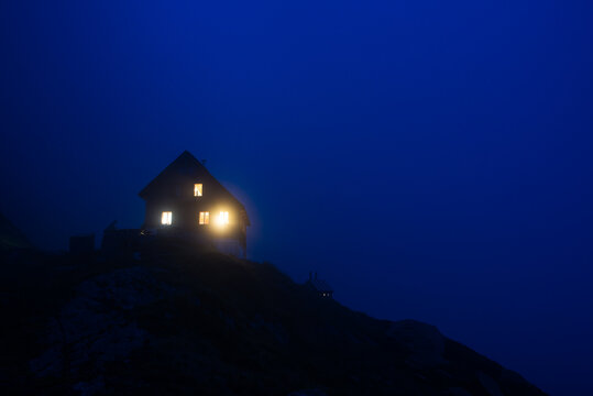 Gauli mountain hut at night