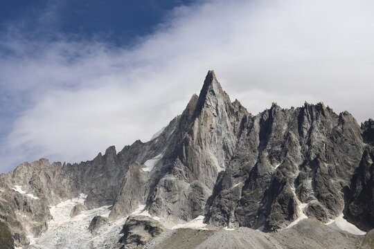 le sommet du petit dru en Haute Savoie dans le massif des Alpes, pics des drus, ville de Chamonix, département de Haute Savoie, France