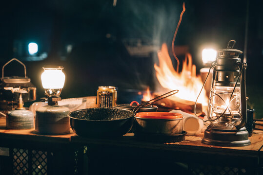 焚き火と夜のキャンプ風景 / Night Campfire
