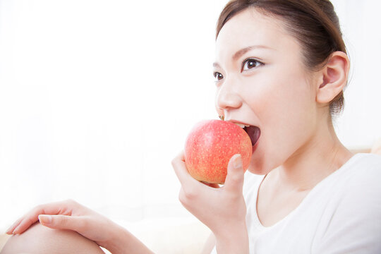 かじった林檎 の画像 407 件の Stock 写真 ベクターおよびビデオ Adobe Stock