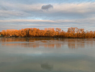 Golden hour on the Riverside
