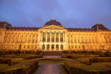 Obraz premium Brussels (Bruxelles), Belgium - 02 09 2019: View of royal palace in the centre of Brussels