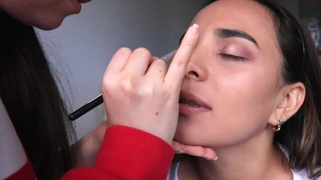 Making up eyes