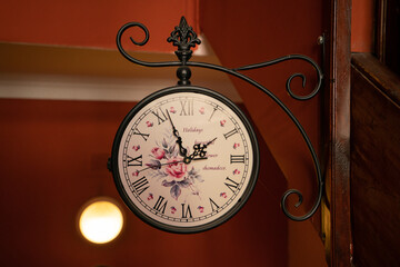 Retro Classic Old  Wall Clock with Flowers