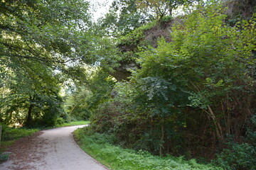 Orvault - La vall&eacute;e du Cens - Le Rocher du Diable