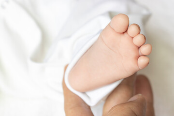 生後二ヶ月の赤ちゃんの足の裏