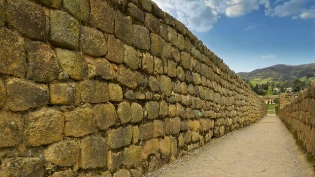 Magn&iacute;ficas ruinas Incas de Ingapirca en la provincia de Ca&ntilde;ar, Ecuador. Animaciones de video 4K