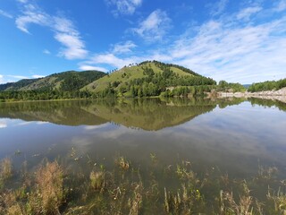 Fototapeta premium lake, landscape, water, mountain, nature, sky, mountains, reflection, river, forest, clouds, blue, scenic, tree, green, trees, summer, travel, autumn, panorama, beautiful, beauty, outdoors, pond, 