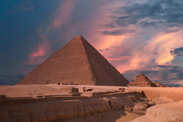 Obraz na płótnie Canvas pyramids of Giza, in Egypt.