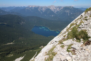 Sicht auf den Eibsee in Bayern 