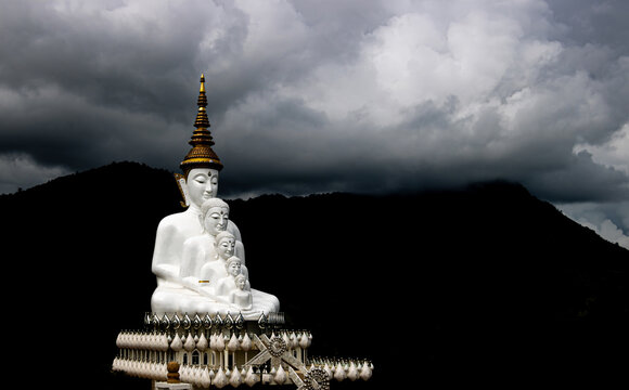 White buddha Sitting stacked together 