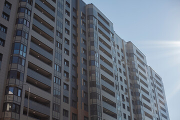 Obraz premium Residential building on the street.