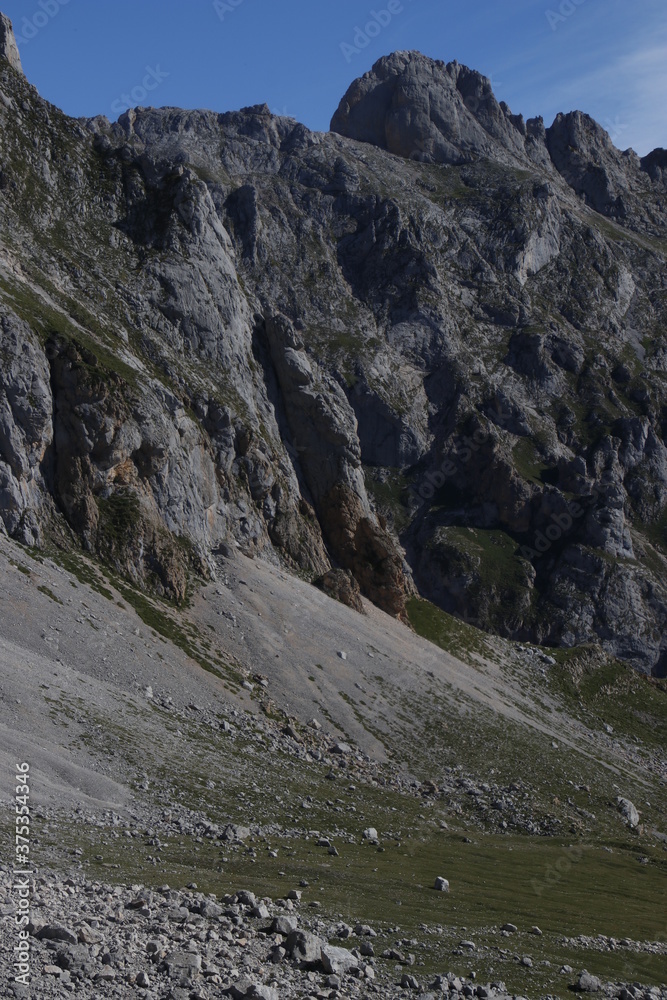 Poster Mountains in the North of Spain