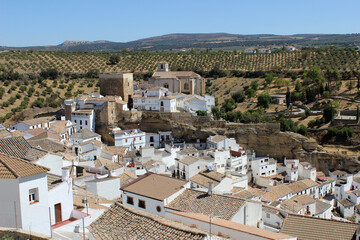 Fototapeta na wymiar Cityscape of Setenil de las Bodegas, white village of Cádiz 