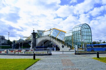 bridge over the river thames
