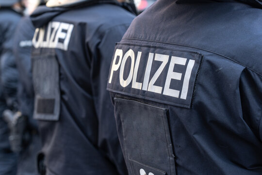 Polizei, R&uuml;cken