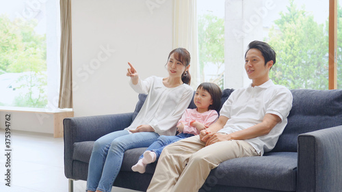 家族団欒 Wall Mural Wallpaper Murals Wallsheaven Siro46