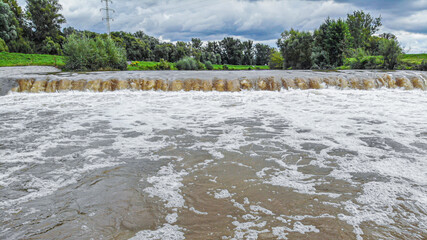 Rzeka Olza w czasie wysokiego stanu wody, Karwina, Czechy © Franciszek