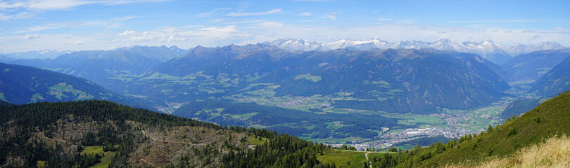 Fototapeta na wymiar Panoramic view over Plan de Corones of italian alps, Sudtirol, Trentino Alto Adige, Dolomites, Unesco, Italy
