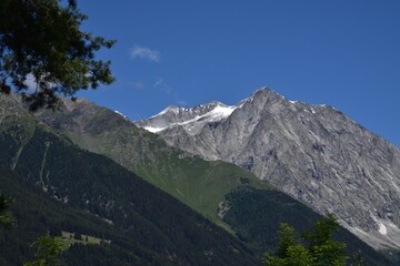 Fototapeta premium Fresh snow on the peaks